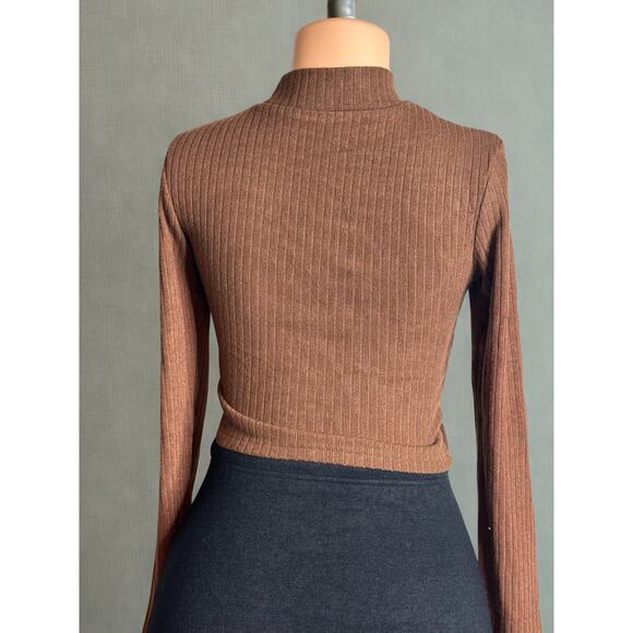 OGL CROPPED LONGSLEEVE SIZE S NO BUILTIN BRA NWT - Picture 3 of 4